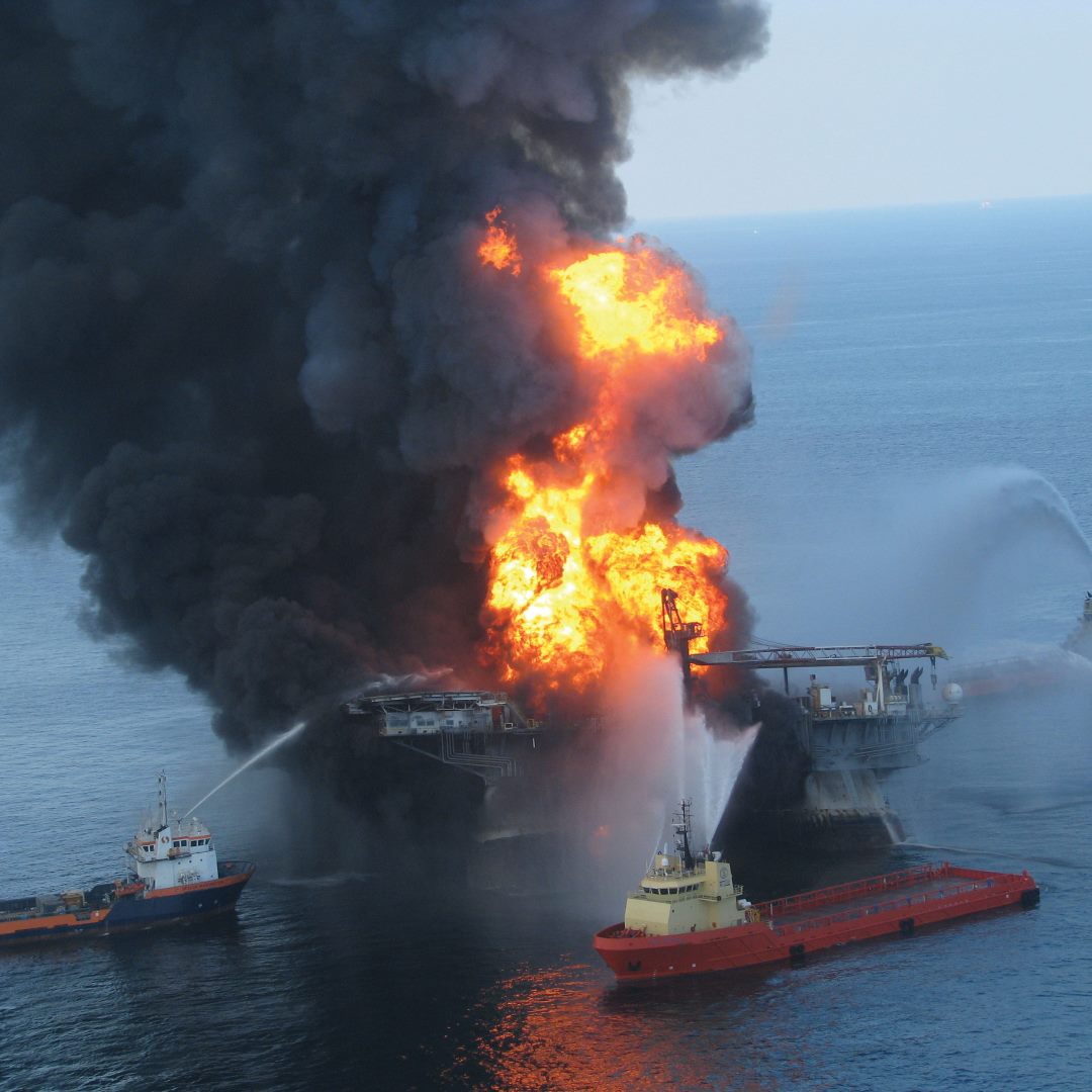 oil rig fire
